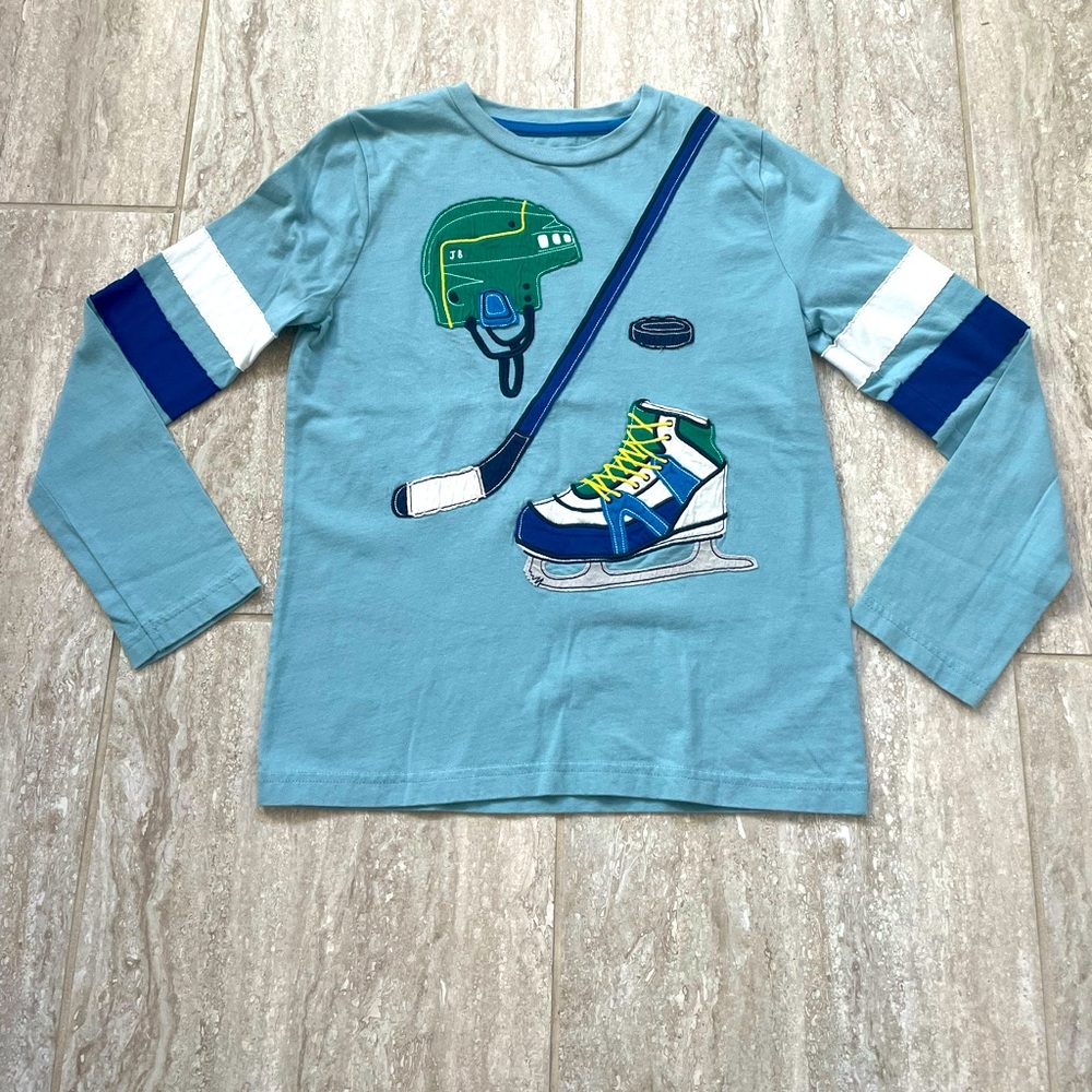 Mini Boden appliqué long sleeve tee !!